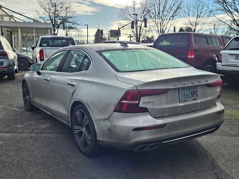 Used 2021 Volvo S60 T8 Inscription w/ Climate Package image 5