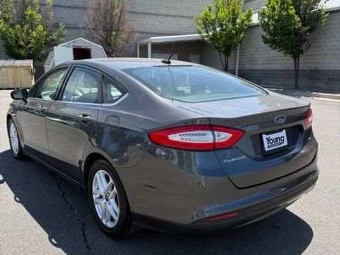 Used 2015 Ford Fusion SE FWD image 8