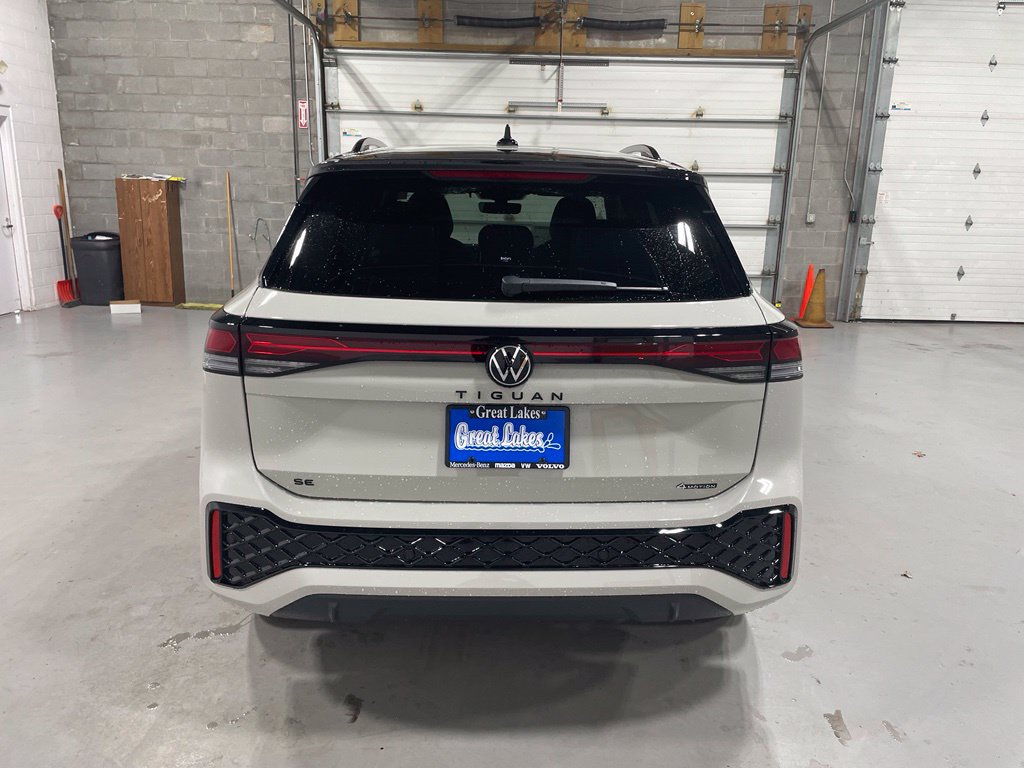 New 2026 Volkswagen Tiguan SE R-Line AWD/4WD image 4