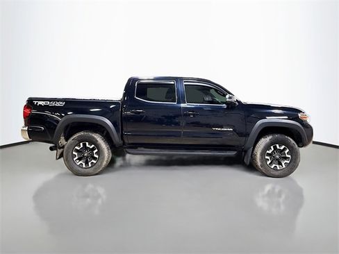 Used 2019 Toyota Tacoma TRD Off-Road image 6