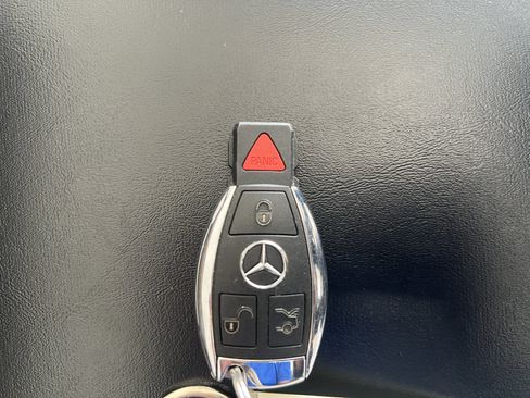 Used 2013 Mercedes-Benz SL 550 image 23