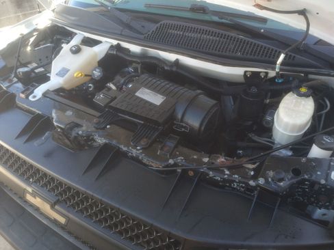 Used 2015 Chevrolet Express 2500 LS image 32