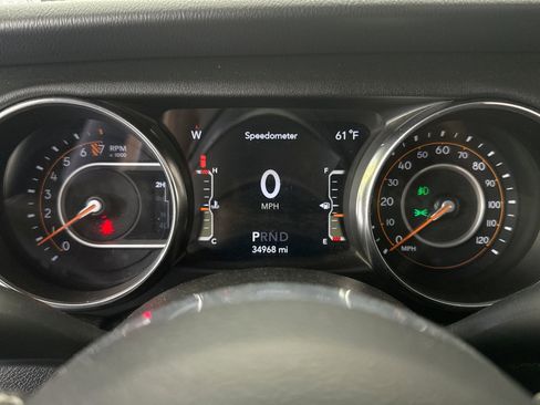 Used 2022 Jeep Wrangler Unlimited Sahara w/ Dual Top Group image 13