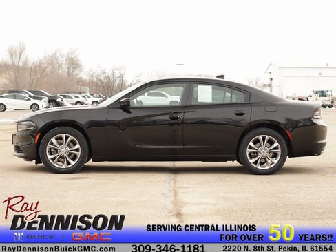 Used 2021 Dodge Charger SXT w/ Driver Convenience Group image 4