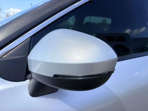 Used 2022 Nissan Rogue SV FWD image 13