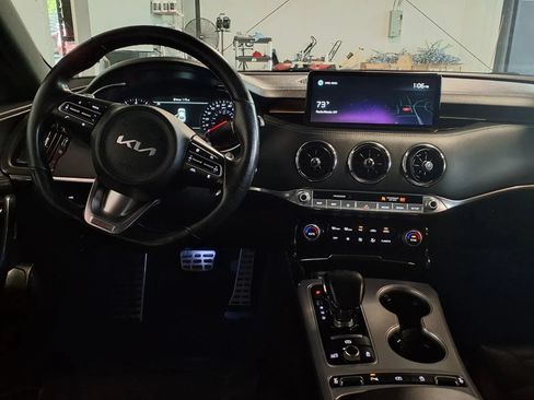Used 2022 Kia Stinger GT2 RWD image 14