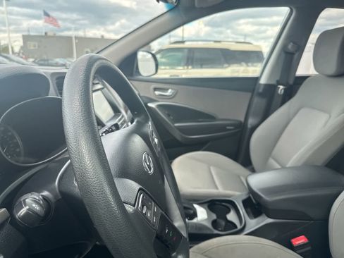 Used 2018 Hyundai Santa Fe SE w/ Cargo Package AWD/4WD image 32