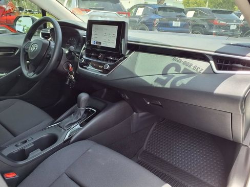 Used 2025 Toyota Corolla LE FWD image 11