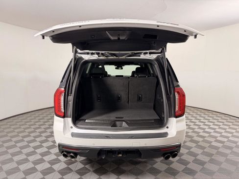 Used 2023 GMC Yukon AT4 w/ AT4 Premium Plus Package AWD/4WD image 5