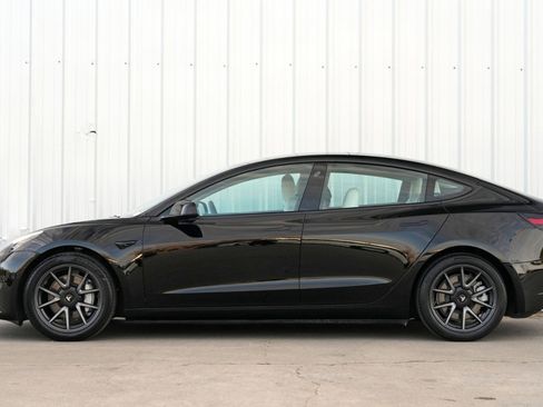 Used 2022 Tesla Model 3 image 9