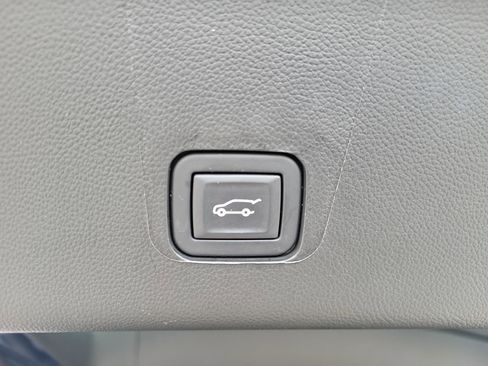 Certified 2023 Chevrolet Traverse LT image 23