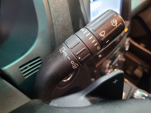 Used 2017 Ford Explorer XLT w/ Equipment Group 202A image 45