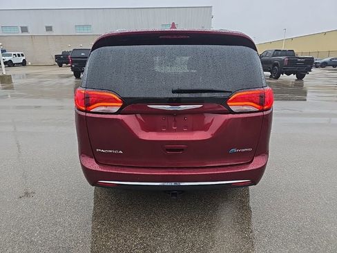 Used 2020 Chrysler Pacifica Limited w/ Advanced Safetytec Group FWD image 4