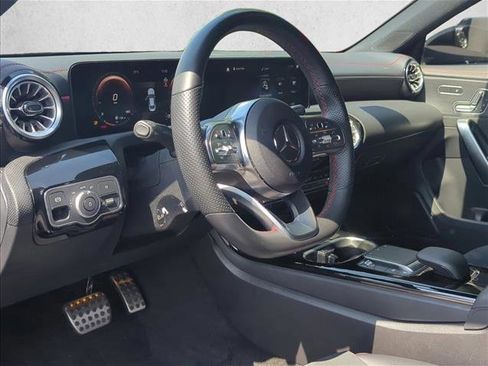 Used 2023 Mercedes-Benz CLA 250 image 9