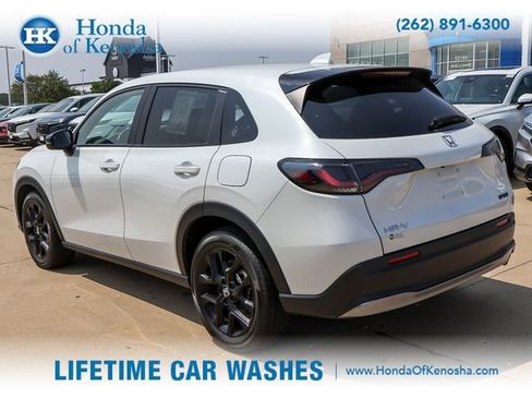 Used 2025 Honda HR-V Sport image 3