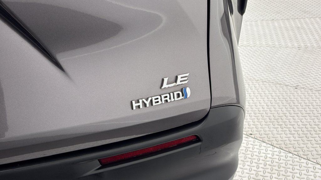 Certified 2024 Toyota Sienna LE FWD image 8