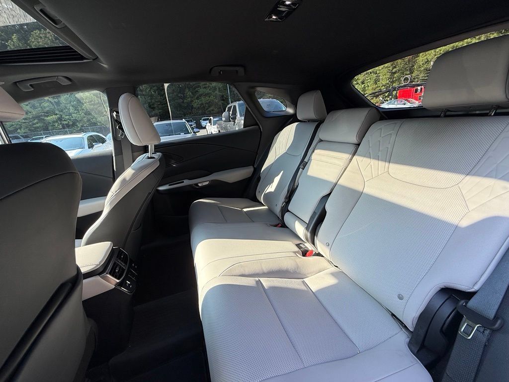Used 2025 Lexus RX 350 Premium w/ Convenience Package FWD image 11