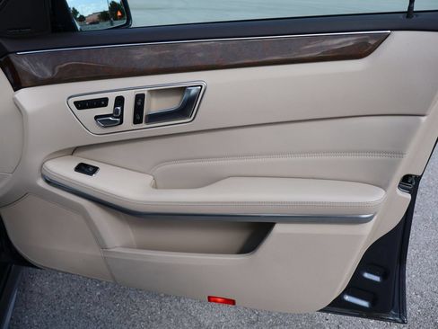 Used 2016 Mercedes-Benz E 350 4MATIC Sedan image 13