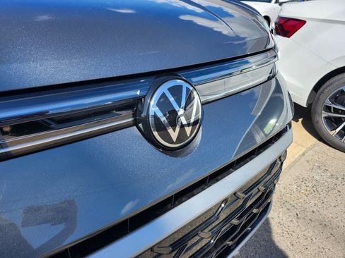 New 2025 Volkswagen Taos SEL image 13