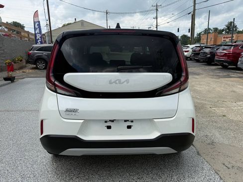 Used 2024 Kia Soul LX w/ Option Group 015 FWD image 21