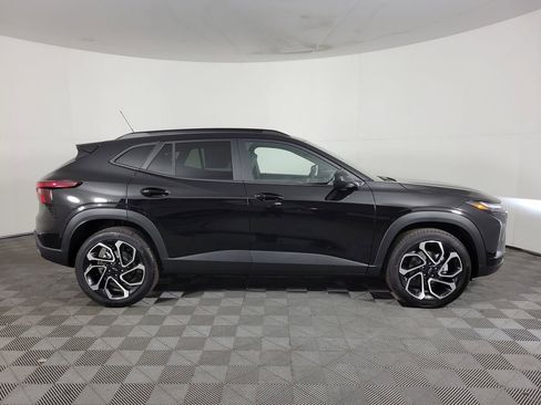 New 2026 Chevrolet Trax RS w/ Sunroof Package image 3