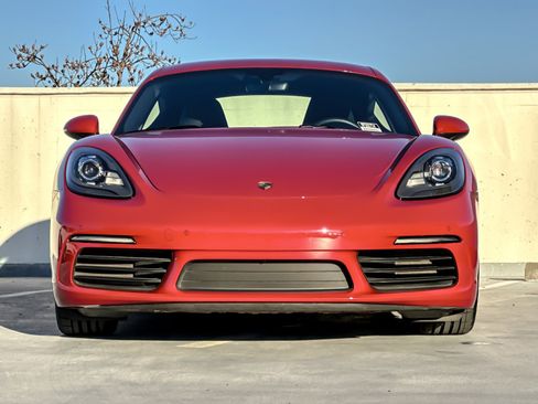 Used 2018 Porsche 718 Cayman image 10