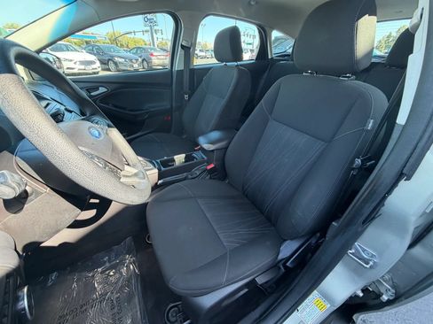 Used 2015 Ford Focus SE FWD image 10