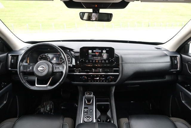 Used 2024 Nissan Pathfinder SL AWD/4WD image 14