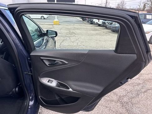 Used 2025 Chevrolet Malibu LT image 12