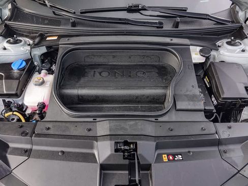 Used 2024 Hyundai Ioniq 6 Limited image 30