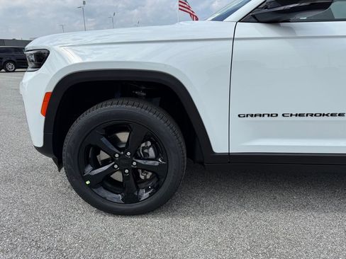 New 2026 Jeep Grand Cherokee L Limited w/ Limited Altitude Package RWD image 28
