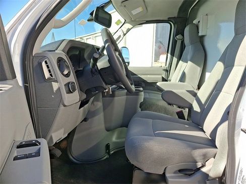 Used 2024 Ford E-450 and Econoline 450 Super Duty w/ Driver's Safety Package image 12