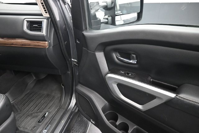 Used 2021 Nissan Titan SL w/ Moonroof Package AWD/4WD image 27