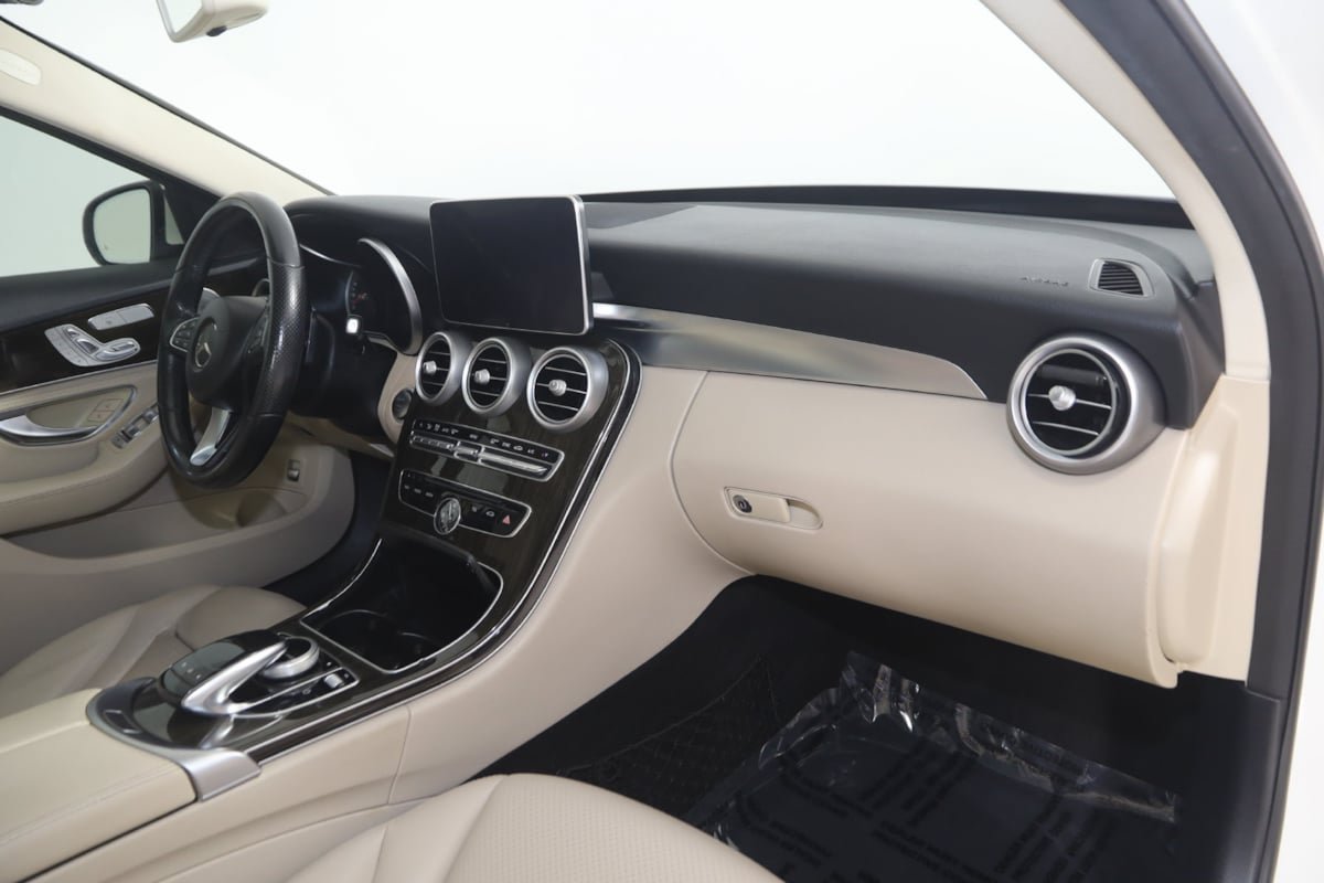Used 2015 Mercedes-Benz C 300 4MATIC Sedan image 35
