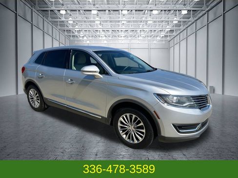 Used 2016 Lincoln MKX Select w/ Select Plus Package FWD image 7