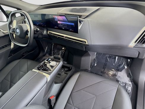 Used 2023 BMW iX xDrive50 w/ Sport Package image 30