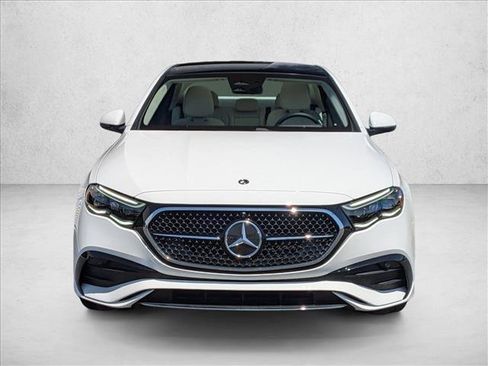 Used 2025 Mercedes-Benz E 350 Sedan image 2