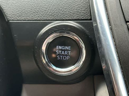 Used 2015 Toyota Camry XLE w/ Convenience Package FWD image 10