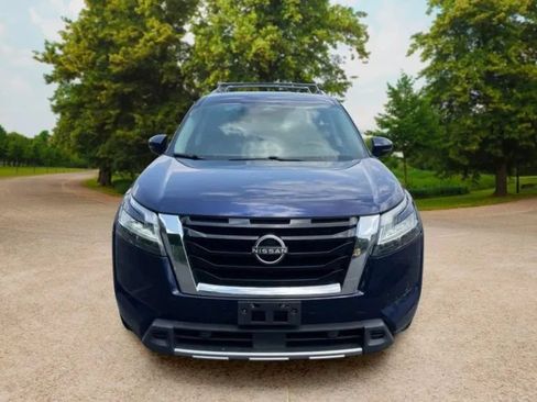 Used 2023 Nissan Pathfinder SL AWD/4WD image 3