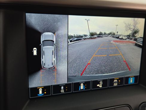 Used 2023 GMC Acadia Denali w/ Denali Ultimate Package image 20