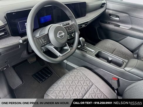 Certified 2025 Nissan Kicks SV AWD/4WD image 9