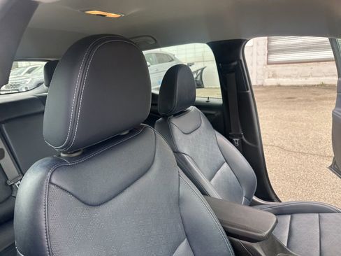 Used 2023 Chevrolet Bolt EUV LT w/ Convenience Package FWD image 34