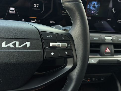 Certified 2025 Kia K4 EX FWD image 28