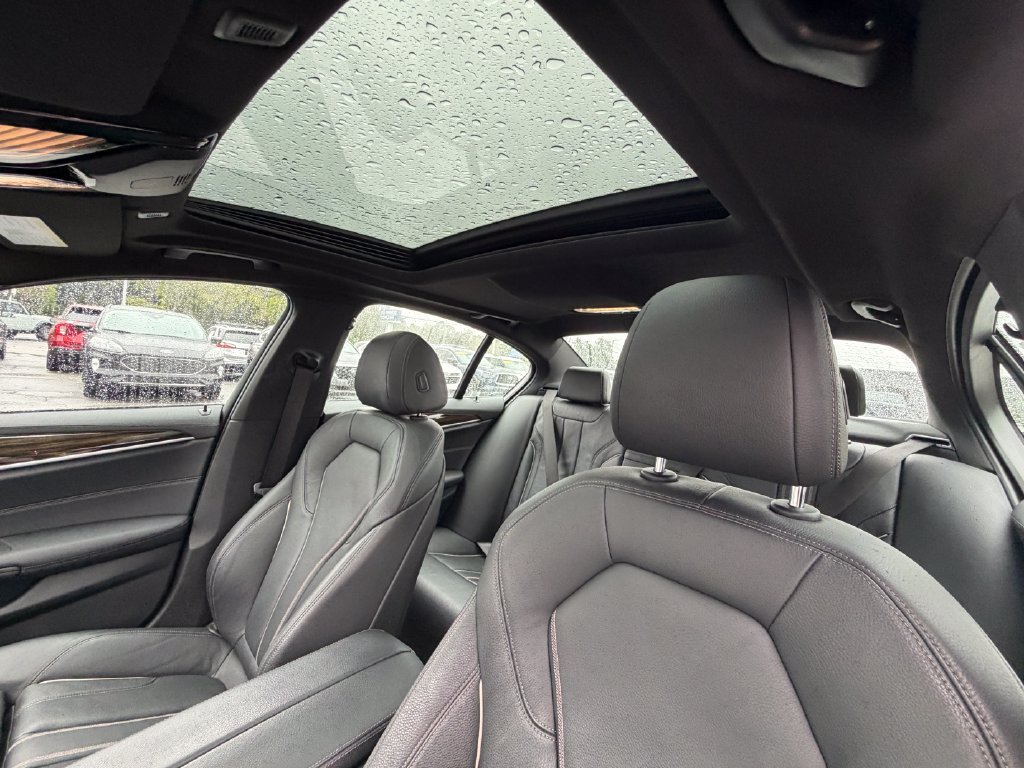 Used 2021 BMW 540i w/ M Sport Package RWD image 32