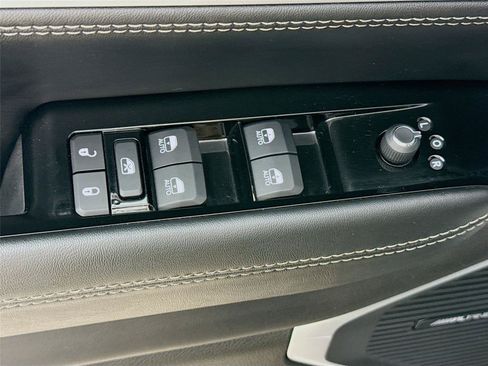 Used 2024 Jeep Wagoneer 4WD w/ Convenience Group I image 21