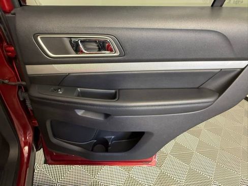 Used 2017 Ford Explorer XLT w/ Equipment Group 202A image 41