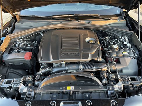 Certified 2026 Jaguar F-PACE R-Dynamic S image 24