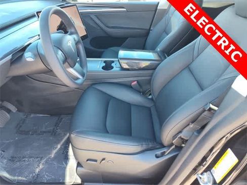 Used 2023 Tesla Model Y Long Range image 5