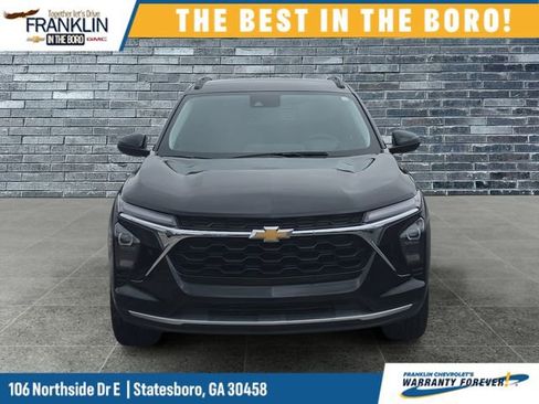 Used 2025 Chevrolet Trax LT w/ Driver Confidence Package FWD image 9