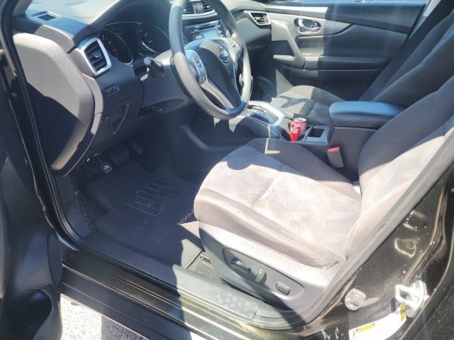 Used 2016 Nissan Rogue SV FWD image 4